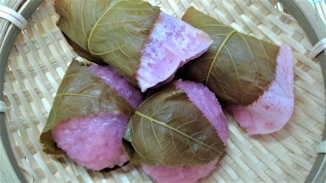 桜餅　葉っぱ　食べる　食べない