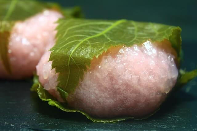 桜餅　葉っぱ　包む意味　塩味