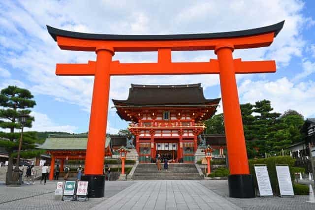 稲荷神社の鳥居